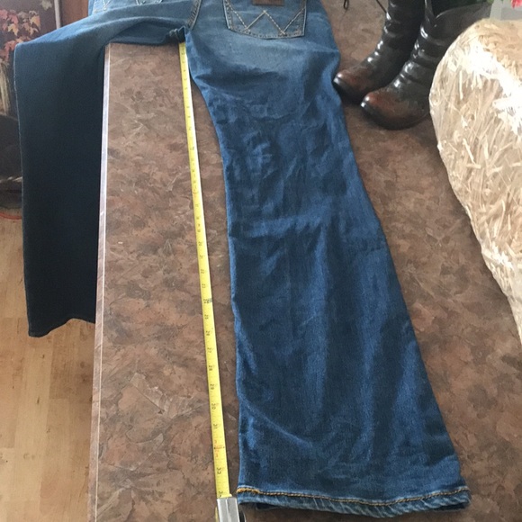 Wrangler women’s signature boot cut jeans - Picture 14 of 16